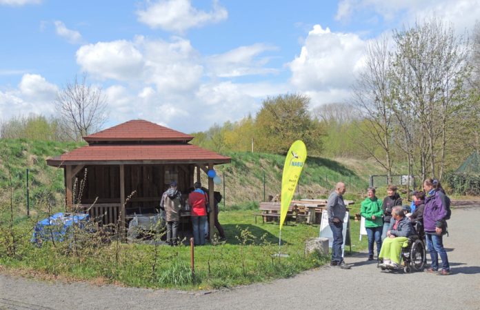 Informationsstand zum Wolf im Tierpark Gotha