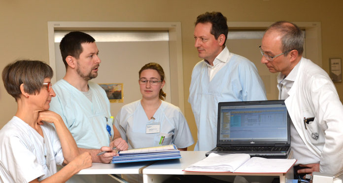 Hirschhausen_UKJ_Palliativstation