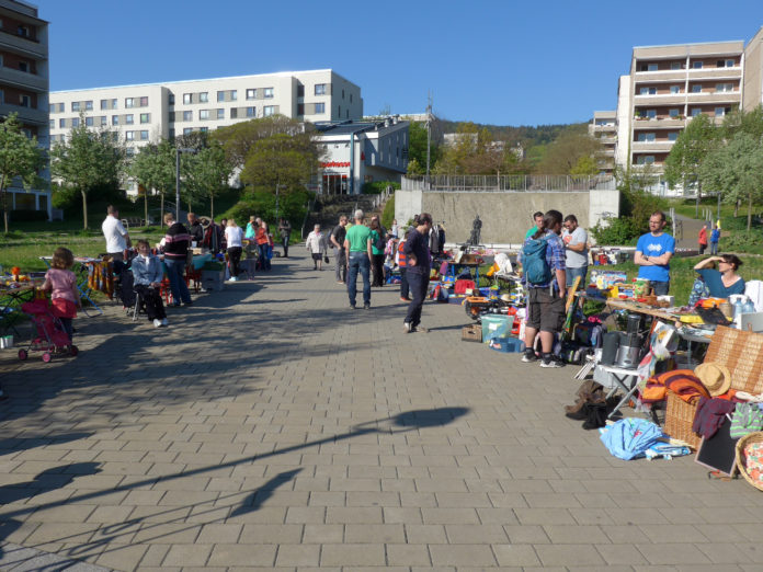 Tausch und Troedelmarkt Winzerla-1