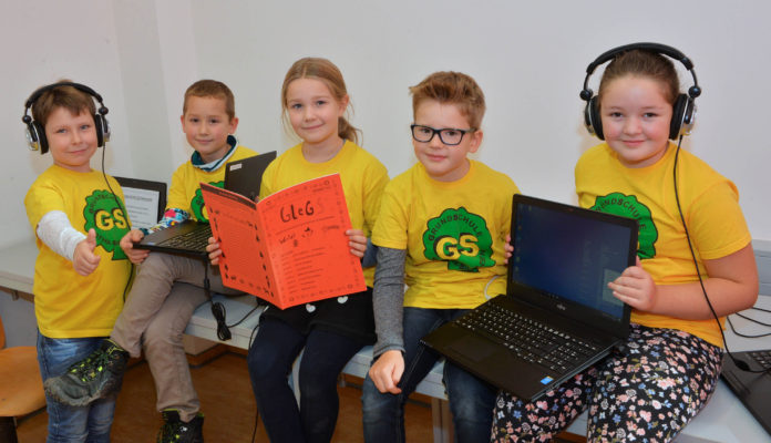 490-2017 Eröffnung eines Lern- und Experimentiergartens an der GS Siebleben - Computerkabinett - Foto Lutz Ebhardt