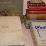 Knut Kreuch übergibt Sammlung wertvoller Bücher
