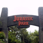 Jurassic_Park_Entrance_Arch_at_the_Universal_Islands_of_Adventure