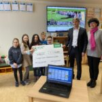 Ev GS Gotha v.links Schulleiterin Frau Susanne Fiedler, Jan Engelhaupt und Cornelia langlotz ( beide DEVK)
