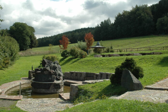 Tretbecken 05-21