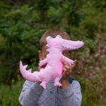 Rosa Krokodil auf Entdeckungstour_Foto Annekatrin Weiße
