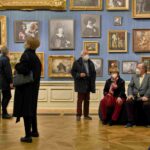 2) Besucher vor der Petersburger-Hängung_Foto Boris =-iso-8859-2-Q-Hajdukovi=E6=5Fklein