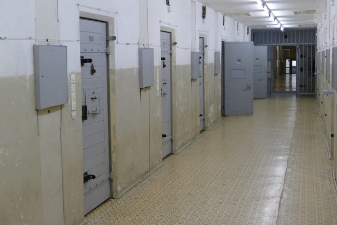 jail-4759937_1920