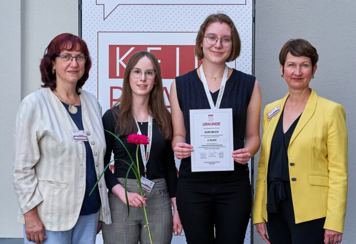 preisverleihung-mit-laudatorin