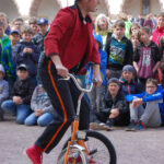 Kaosclown beim Kinderfest_SSFG_Finne-Hörr