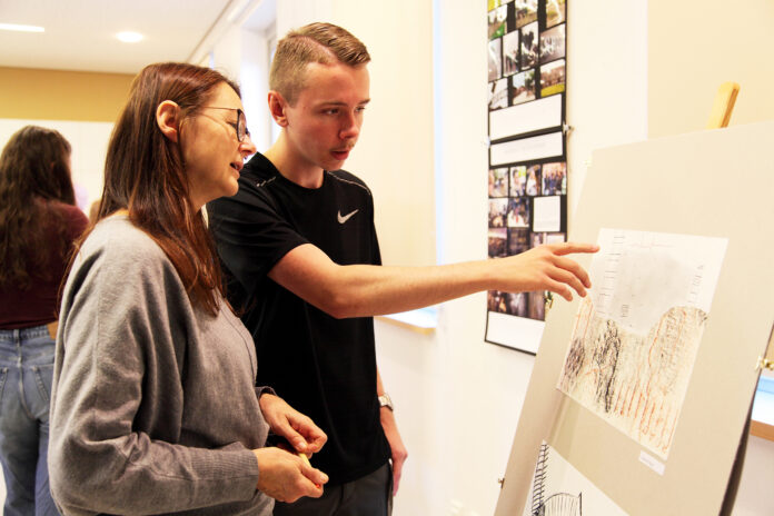 2025-11-06 - Ausstellung Spuren Finden Gotha - Evangelische Schulstiftung - Kai Kretzschmar